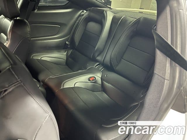 Ford Mustang купе, 2023 15