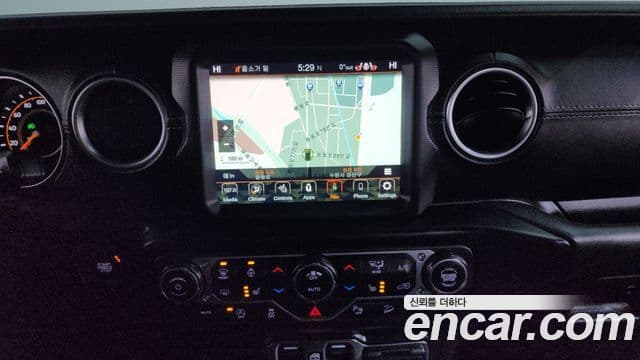 Jeep Wrangler (JL) 2.0 Overland Power top 4도어, 2020 16