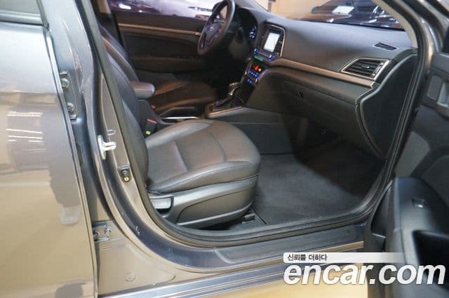 Hyundai Avante AD 1.6 GDI Smart, 2017 16