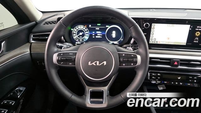 Kia K5 гибрид 3세대 Noblesse, 2023 13