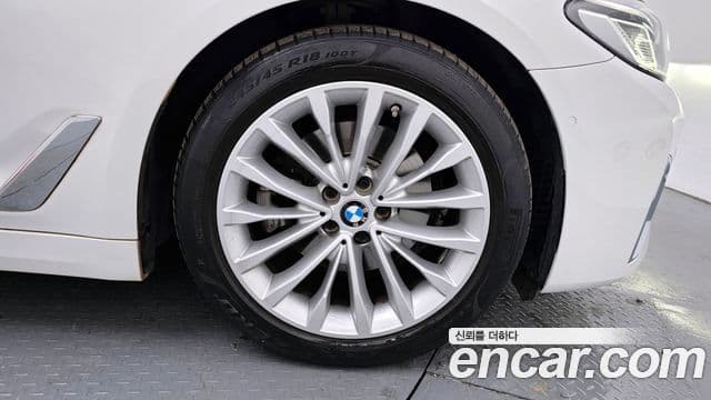 BMW 5시리즈 (G30) Luxury, 2023 все фото