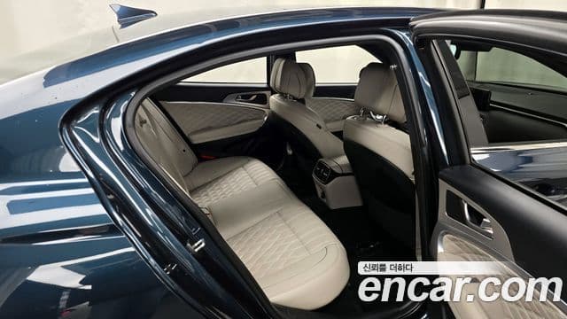 Genesis The / новый New G70, 2021 12