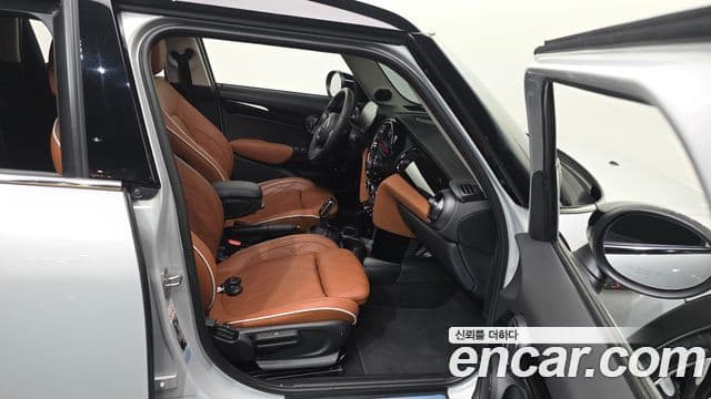 Mini Cooper S 3세대, 2023 11