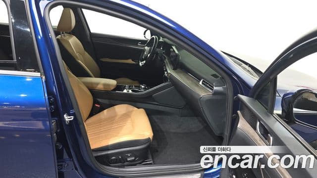 Kia K5 3세대 Signature, 2022 11