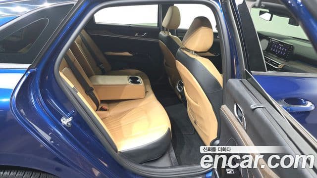 Kia K5 3세대 Signature, 2022 12