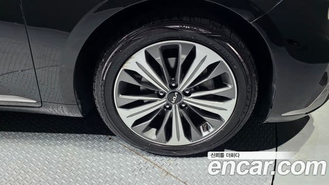 Kia K8 гибрид Noblesse, 2022 все фото