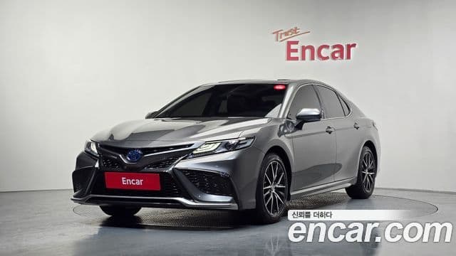 Toyota 캠리 (XV70) 2.5 XSE гибрид