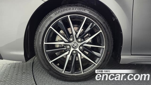 Toyota 캠리 (XV70) 2.5 XSE гибрид, 2024 все фото