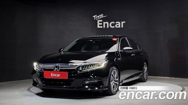 Honda Accord 10세대 2.0 гибрид Туринг (Touring), 2020 1