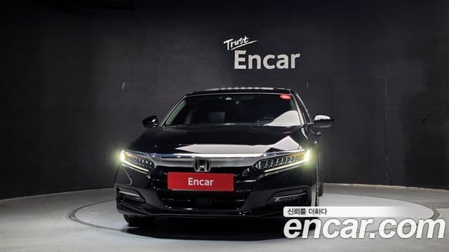 Honda Accord 10세대 2.0 гибрид Туринг (Touring), 2020 3