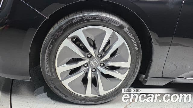 Honda Accord 10세대 2.0 гибрид Туринг (Touring), 2020 все фото