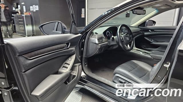 Honda Accord 10세대 2.0 гибрид Туринг (Touring), 2020 11