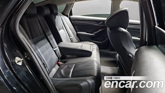 Honda Accord 10세대 2.0 гибрид Туринг (Touring), 2020 12