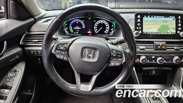 Honda Accord 10세대 2.0 гибрид Туринг (Touring), 2020 13