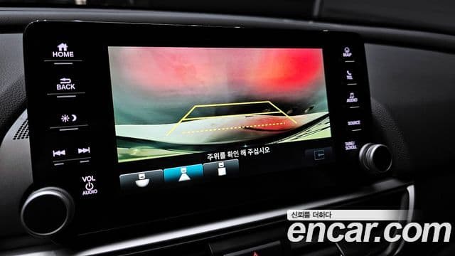 Honda Accord 10세대 2.0 гибрид Туринг (Touring), 2020 15