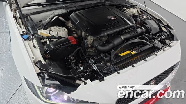 Jaguar XE Prestige, 2016 6