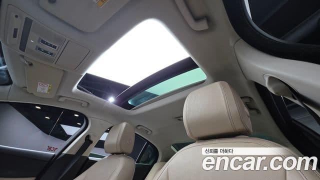 Jaguar XE Prestige, 2016 11