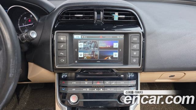 Jaguar XE Prestige, 2016 16