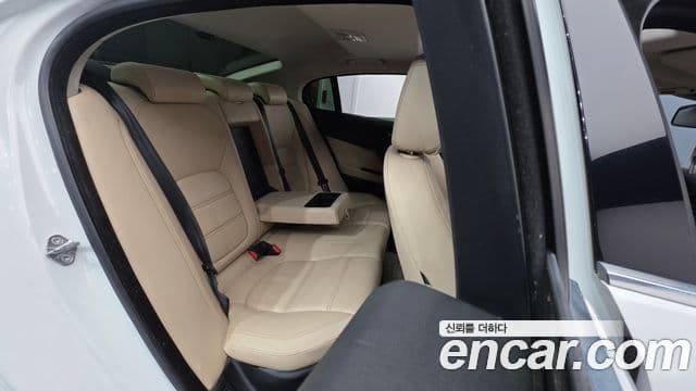 Jaguar XE Prestige, 2016 19