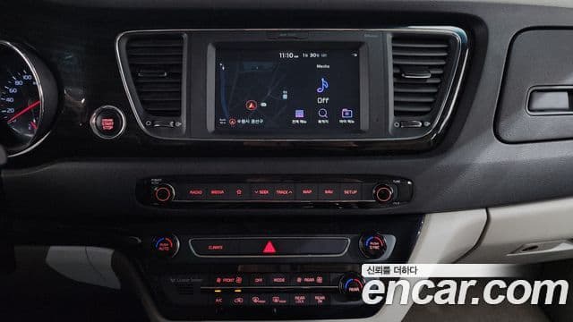 Kia The / новый New Carnival Prestige, 2019 15