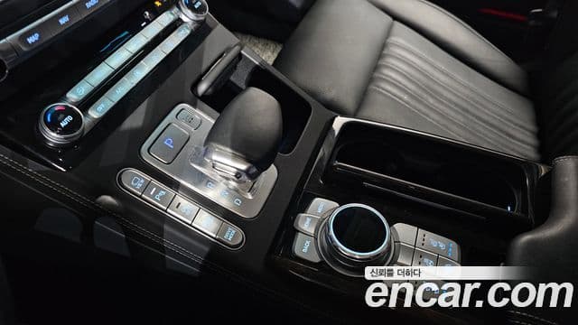 Genesis G90 Luxury, 2022 9