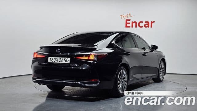 Lexus ES300h 7세대 Luxury Plus, 2021 3