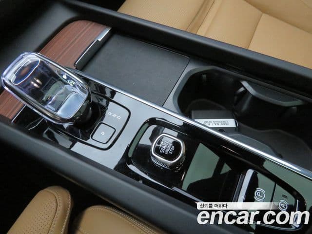Volvo XC60 2세대 T8 Ultra Bright, 2025 9