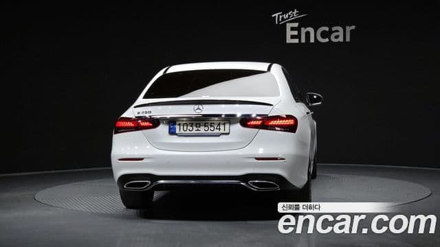 Mercedes-Benz E-класс W213 AMG Line, 2023 4