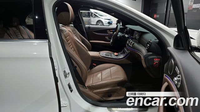 Mercedes-Benz E-класс W213 AMG Line, 2023 11