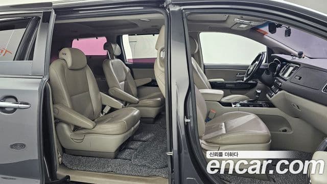 Kia All New Carnival Prestige, 2018 10