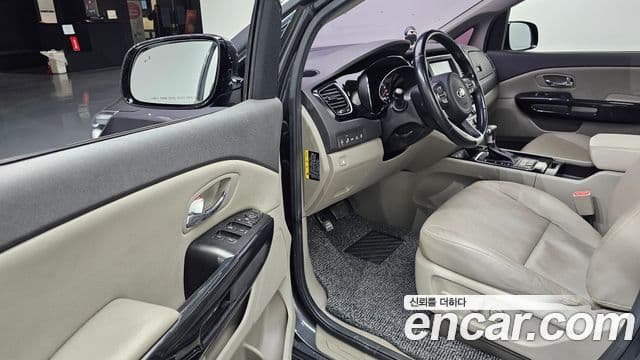 Kia All New Carnival Prestige, 2018 11