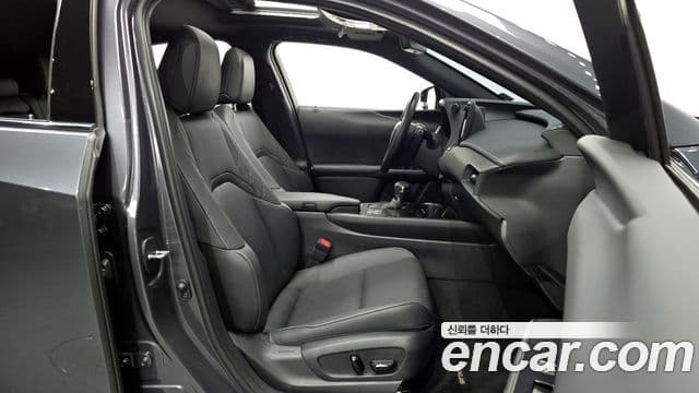 Lexus UX250h, 2024 10