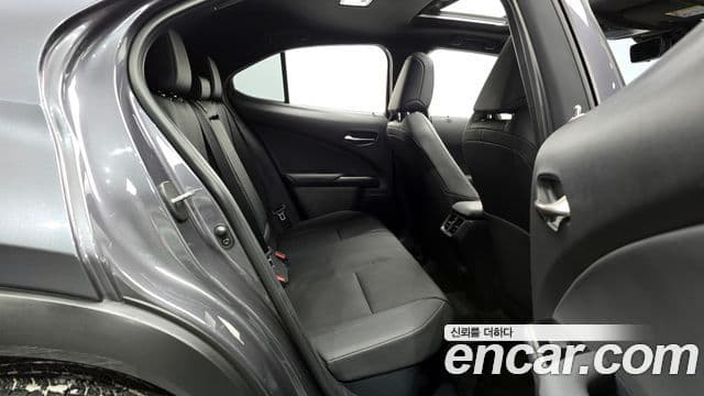 Lexus UX250h, 2024 12