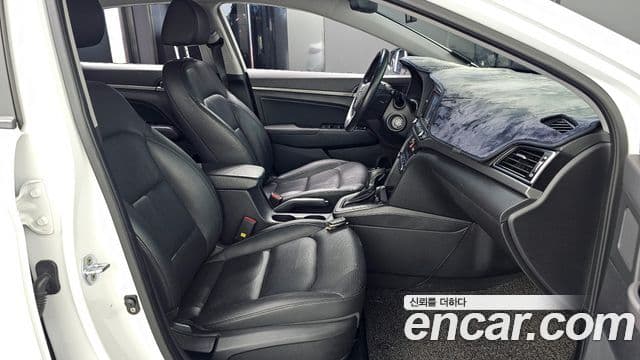 Hyundai Avante AD 1.6 GDI Smart, 2016 10