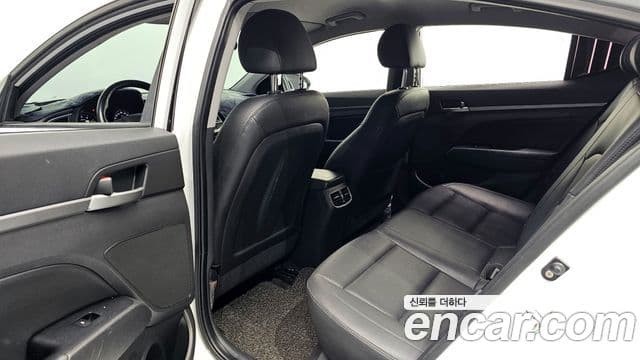 Hyundai Avante AD 1.6 GDI Smart, 2016 12