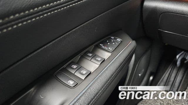 Renault Korea(Samsung) SM6 2.0 LPe LE (для людей с инвалидностью), 2017 13