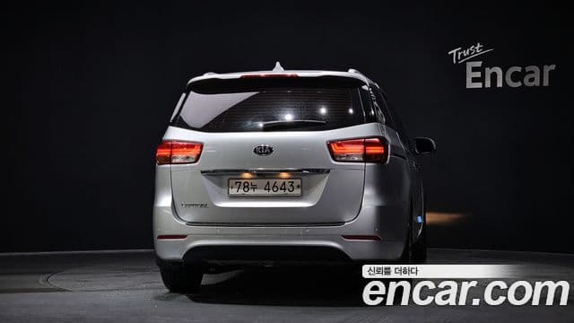 Kia All New Carnival Prestige, 2015 4