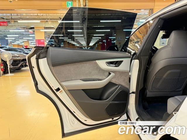 Audi Q8 (4M) Premium, 2022 17