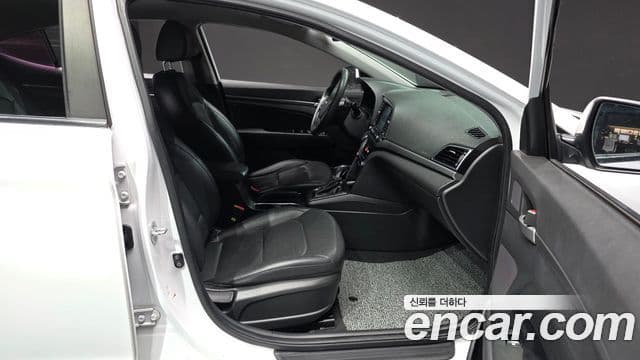 Hyundai Avante AD 1.6 GDI Value Plus, 2018 10