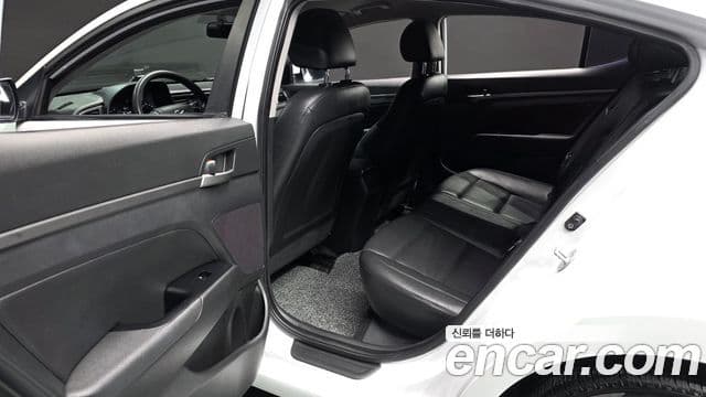 Hyundai Avante AD 1.6 GDI Value Plus, 2018 12