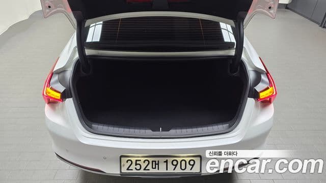 Kia K8 гибрид Noblesse Light, 2022 20