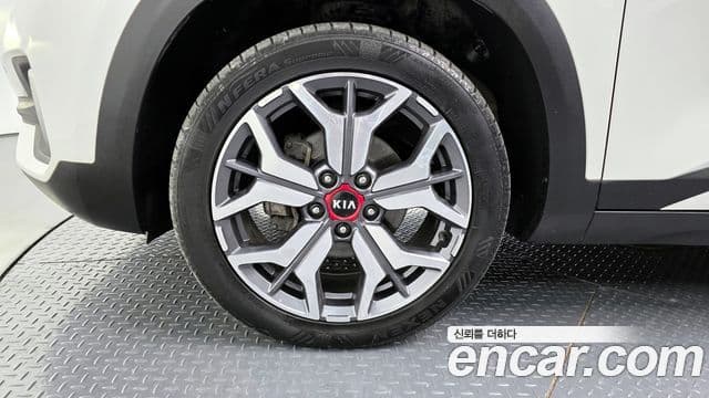 Kia Seltos Signature, 2021 все фото