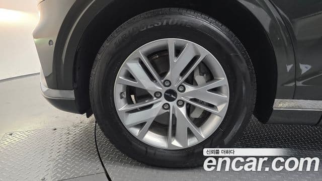 Genesis GV70, 2025 все фото