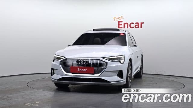 Audi e-Tron, 2021 3
