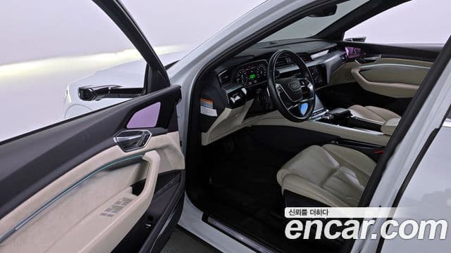 Audi e-Tron, 2021 10