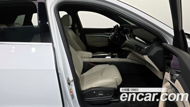 Audi e-Tron, 2021 11