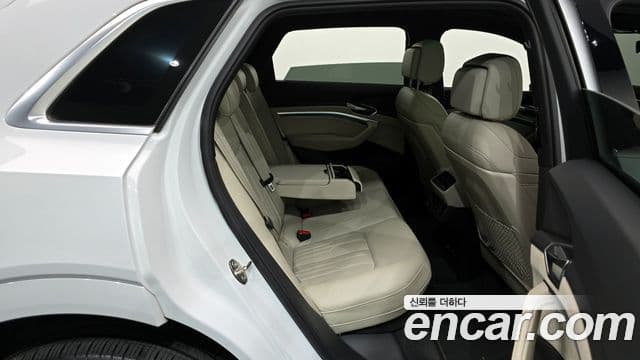 Audi e-Tron, 2021 12