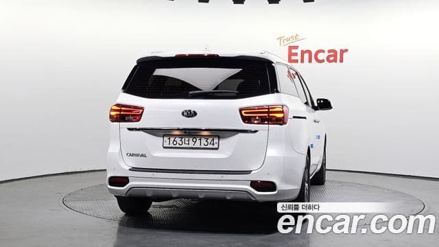 Kia The / новый New Carnival Luxury, 2020 4