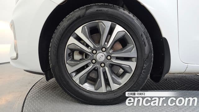 Kia The / новый New Carnival Luxury, 2020 все фото