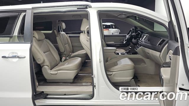 Kia The / новый New Carnival Luxury, 2020 12